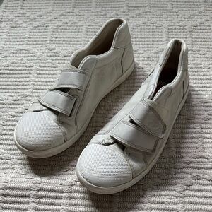 B15 Camper Kids 36/3.5 Velcro Sneakers in White